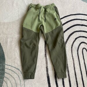 Nike Two-Tone Green Men's Pants